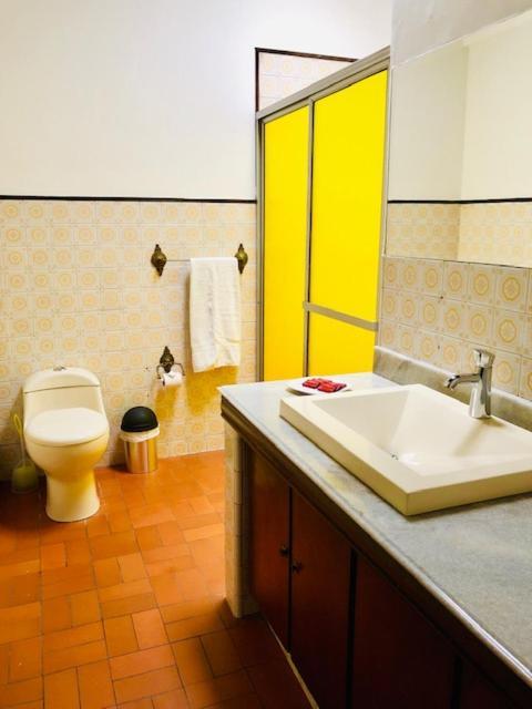 Casa Hotel Palmas Del Estadio 2 Медельин Экстерьер фото